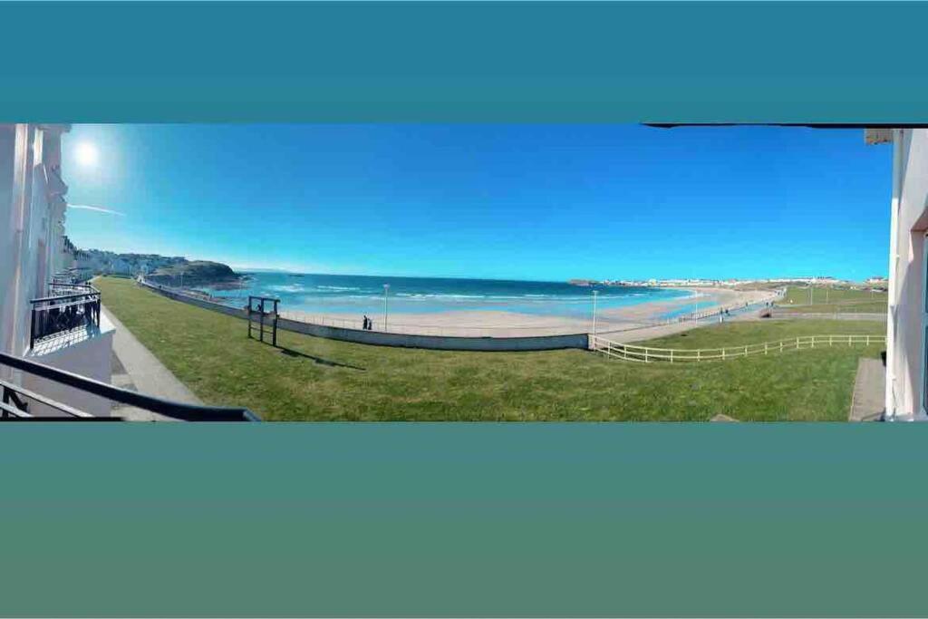 Luxurious Beach Front Apartment In Портраш Екстер'єр фото