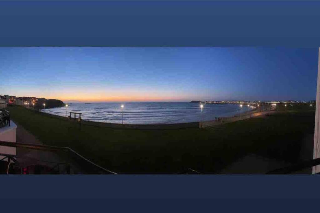 Luxurious Beach Front Apartment In Портраш Екстер'єр фото